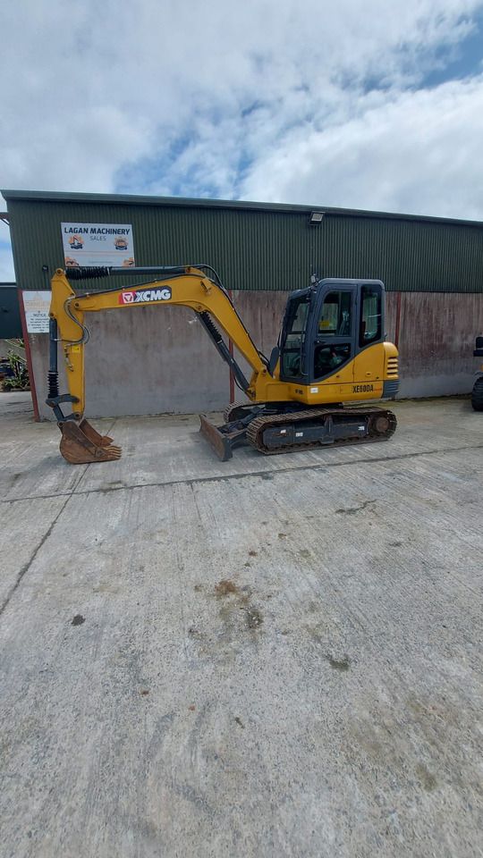 2022 XCMG XE60DA crawler excavator side view 2022 XCMG XE60DA crawler excavator side view