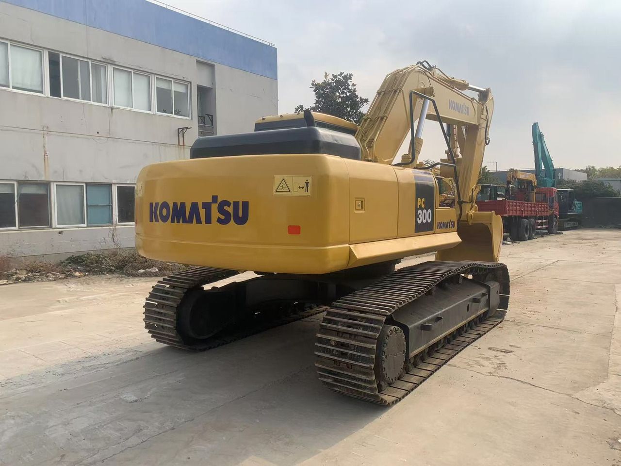 2022 Komatsu PC300-7 crawler excavator, rear three-quarter view 2022 Komatsu PC300-7 crawler excavator, rear three-quarter view