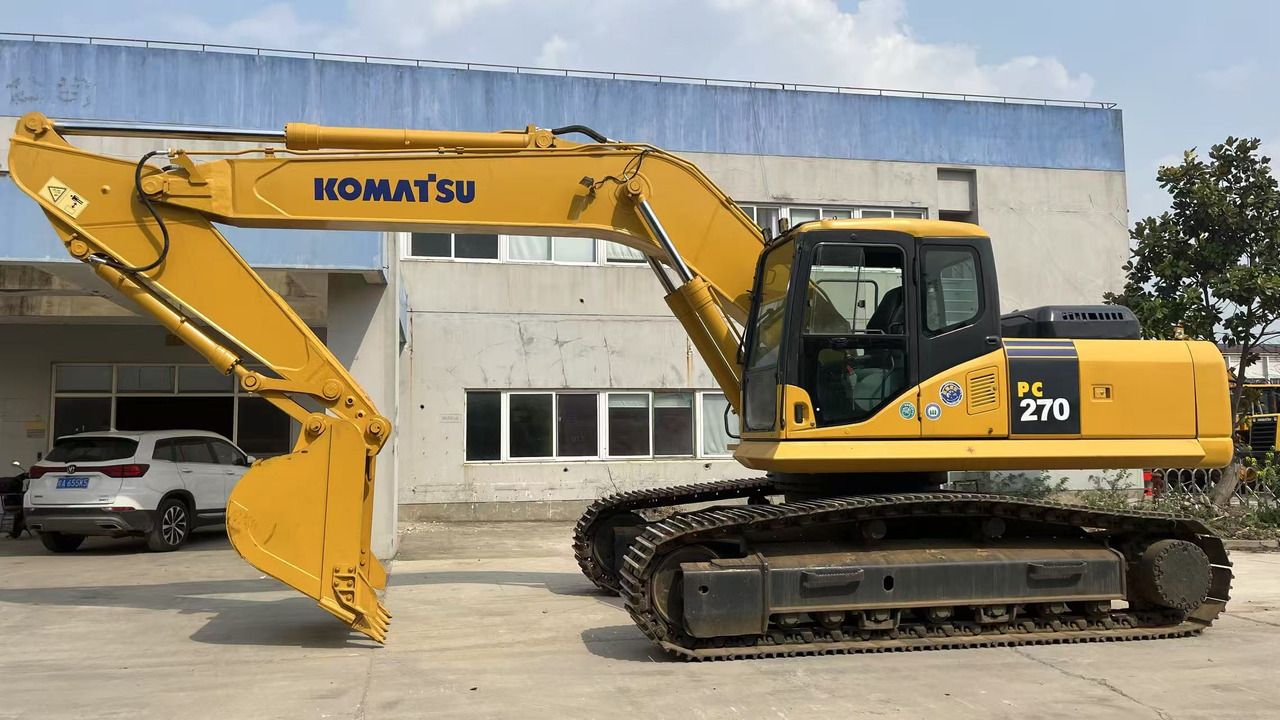 2023 Komatsu PC270-8 crawler excavator side view 2023 Komatsu PC270-8 crawler excavator side view