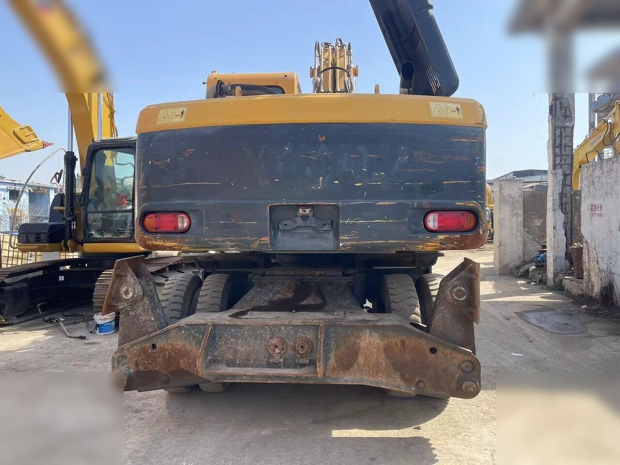 2024 Hyundai R210W-9 wheel excavator rear view 2024 Hyundai R210W-9 wheel excavator rear view