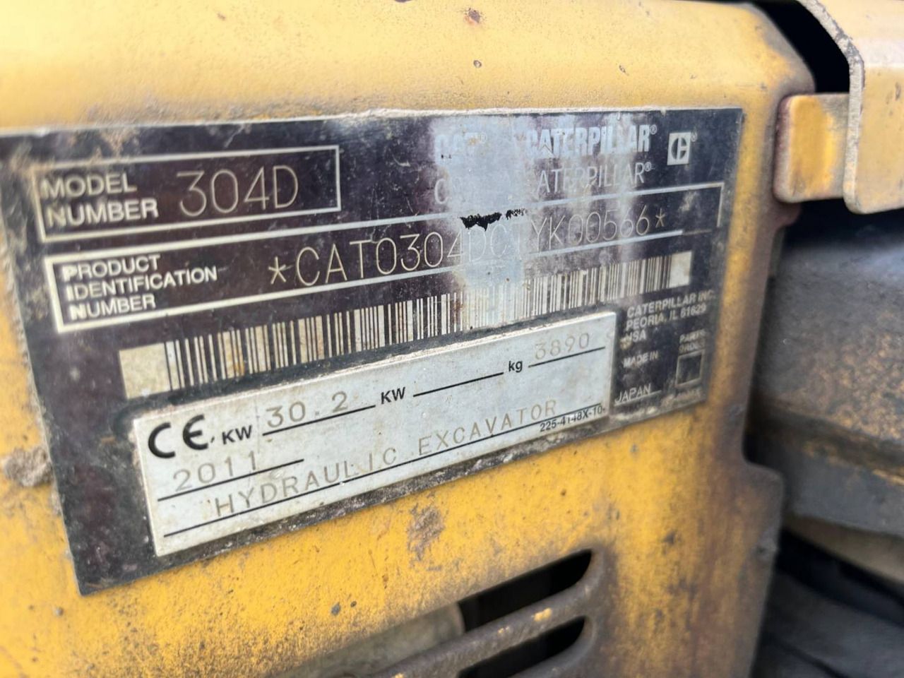 2011 Caterpillar 304DCR crawler excavator identification plate 2011 Caterpillar 304DCR crawler excavator identification plate