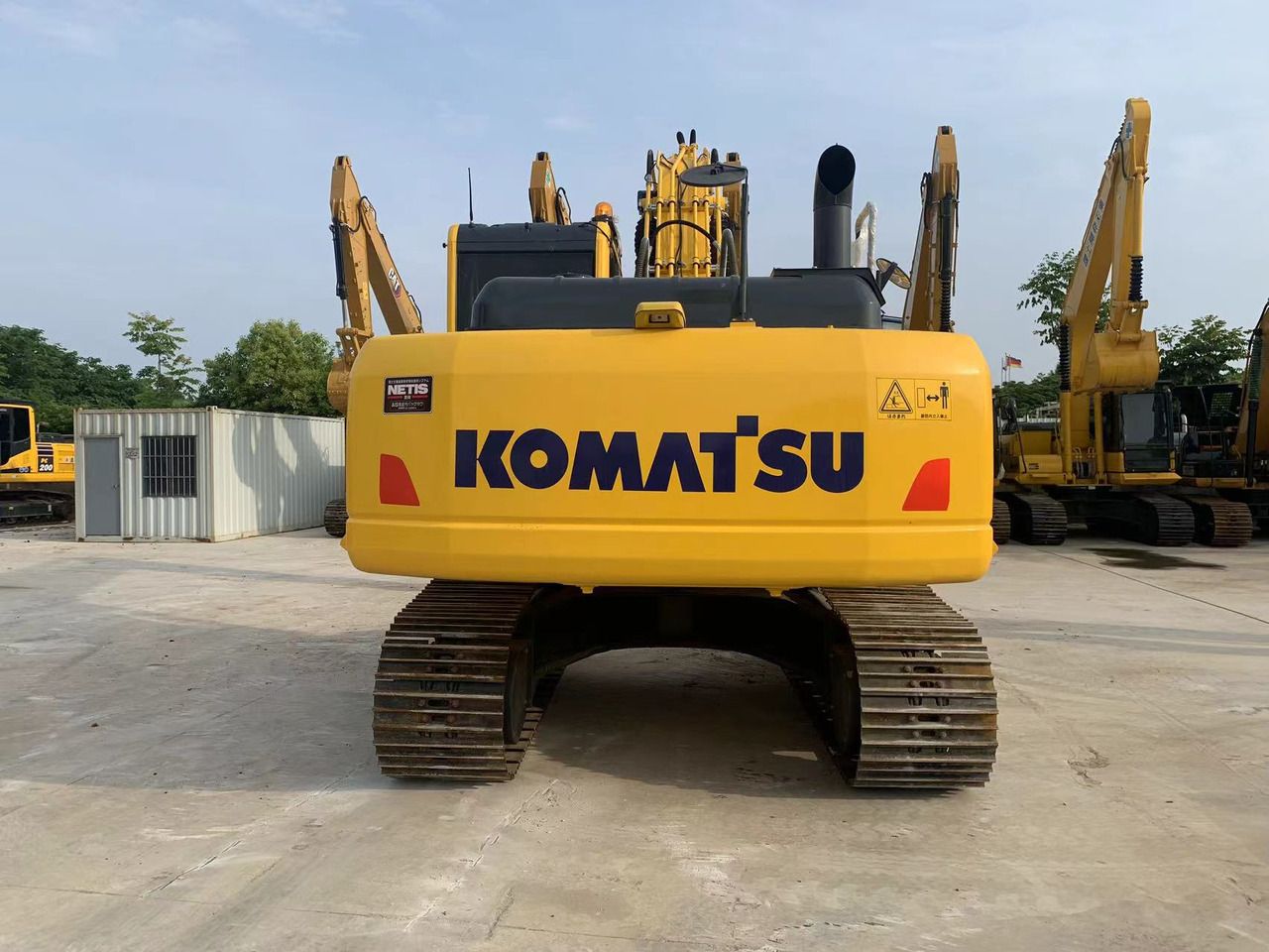 2023 Komatsu PC200-7 crawler excavator rear view 2023 Komatsu PC200-7 crawler excavator rear view