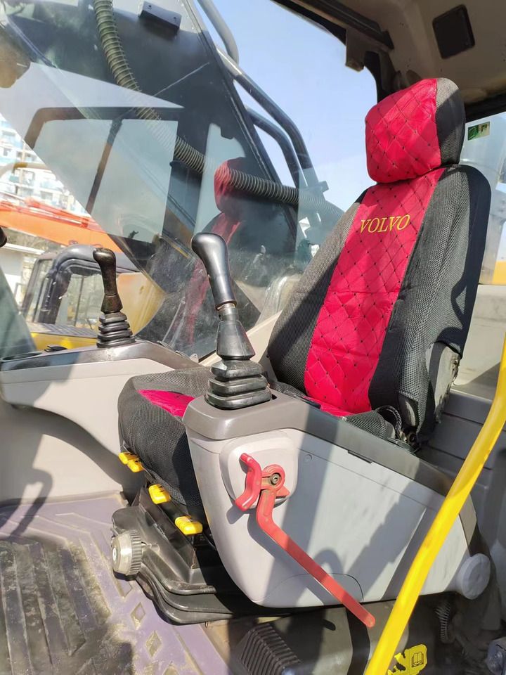 2019 Volvo EC460 crawler excavator interior cab view 2019 Volvo EC460 crawler excavator interior cab view