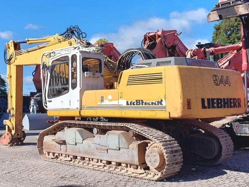 2001 Liebherr R944 VH demolition excavator, rear three-quarter view
