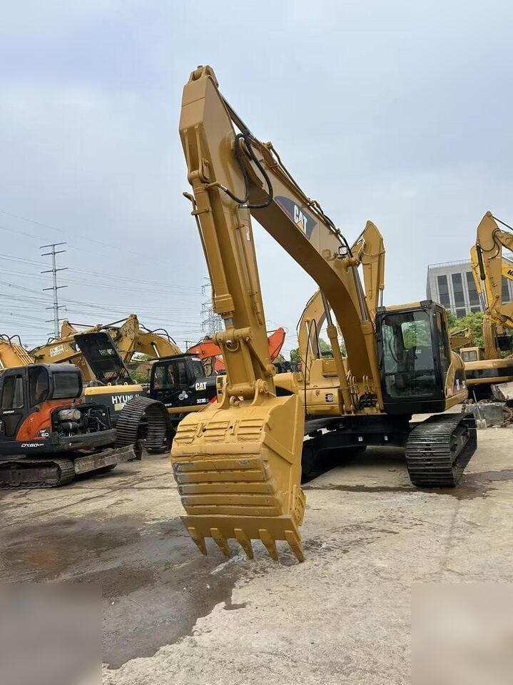 2024 Caterpillar 320CL pelle sur chenilles, vue avant trois-quarts 2024 Caterpillar 320CL pelle sur chenilles, vue avant trois-quarts