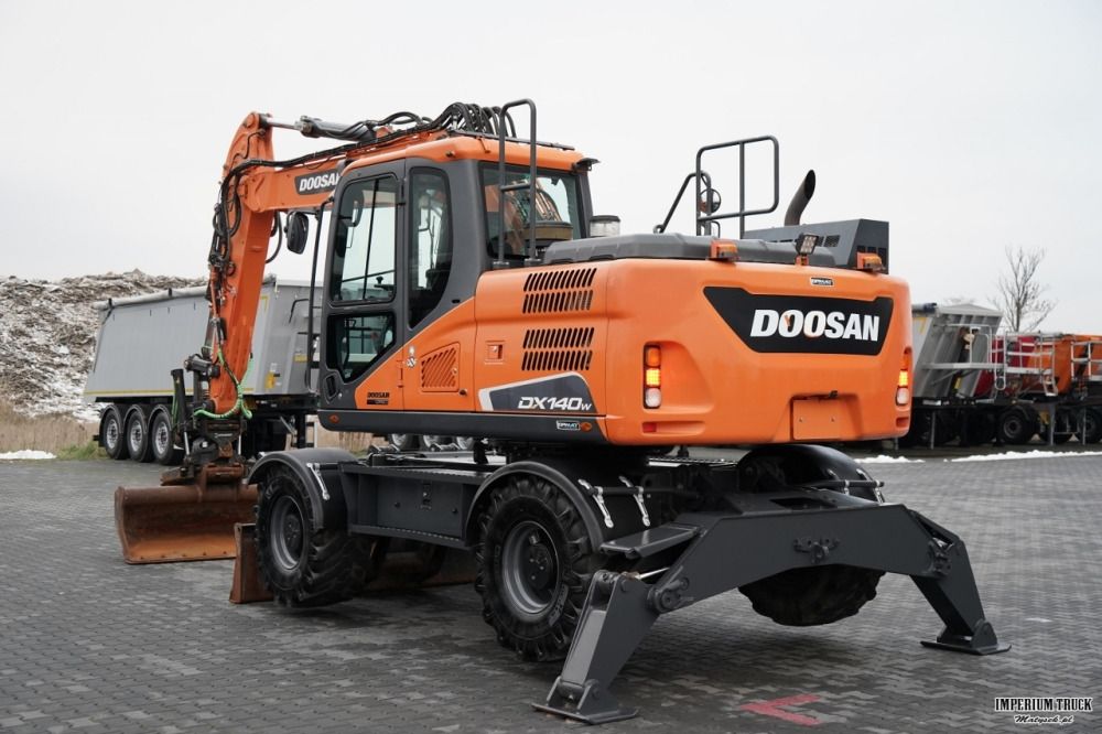 2019 Doosan DX140W wheel excavator rear three-quarter view 2019 Doosan DX140W wheel excavator rear three-quarter view
