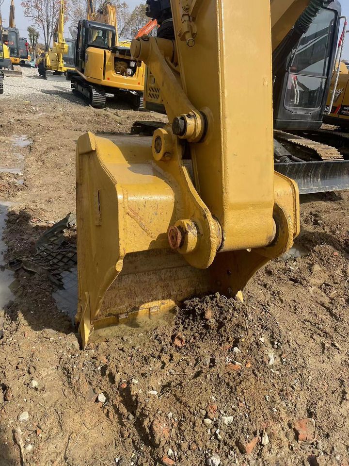 2024 Caterpillar 315D2L crawler excavator bucket detail 2024 Caterpillar 315D2L crawler excavator bucket detail