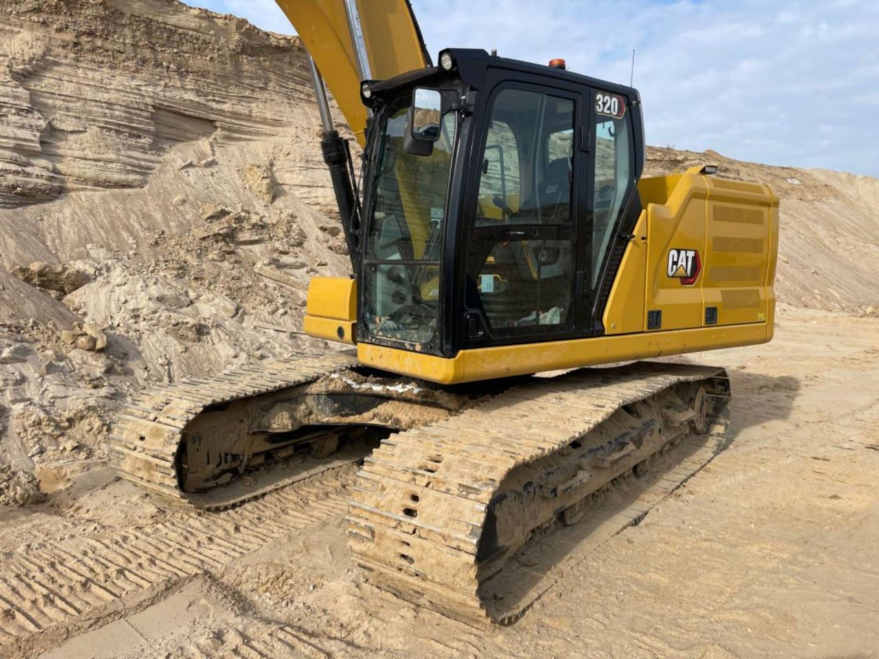 2022 Caterpillar 320 crawler excavator, side view 2022 Caterpillar 320 crawler excavator, side view