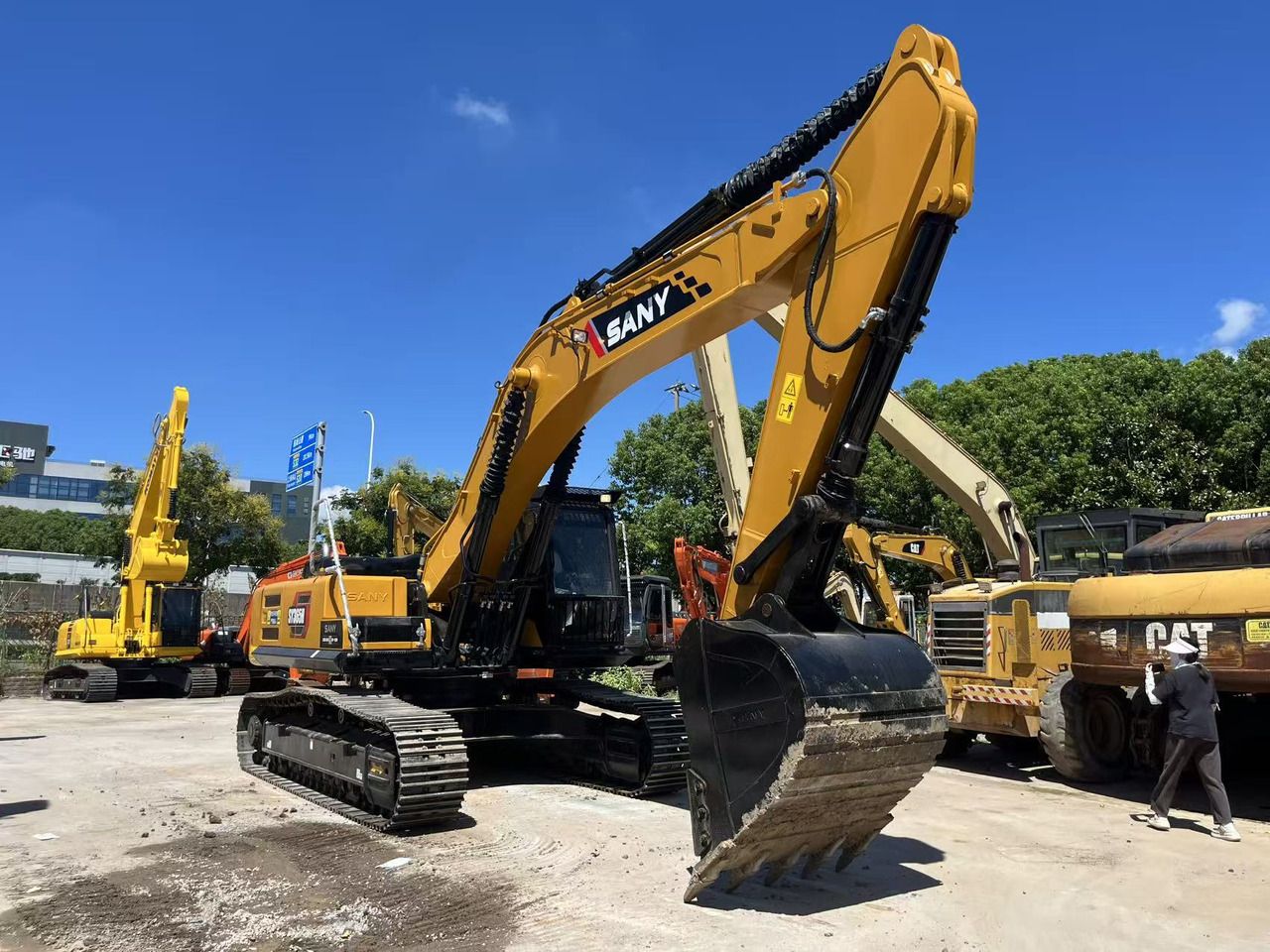Sany SY365H crawler excavator, side view