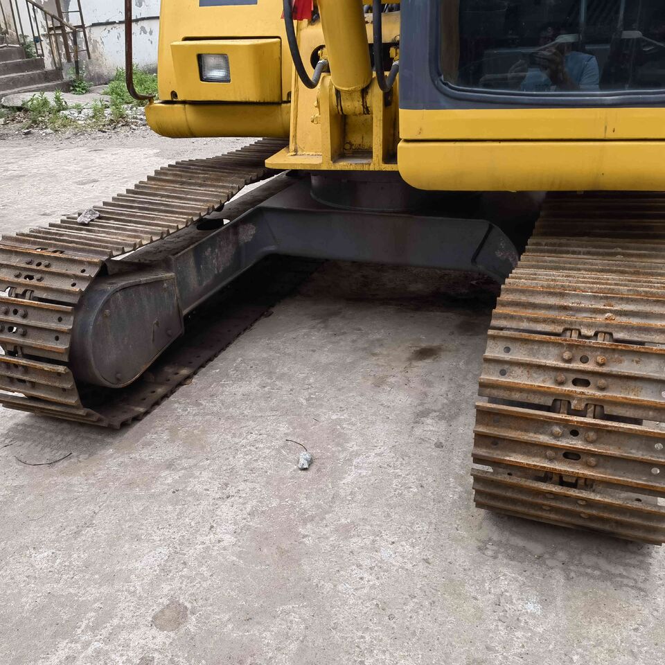 2024 Komatsu PC70-7 excavator lower chassis view 2024 Komatsu PC70-7 excavator lower chassis view