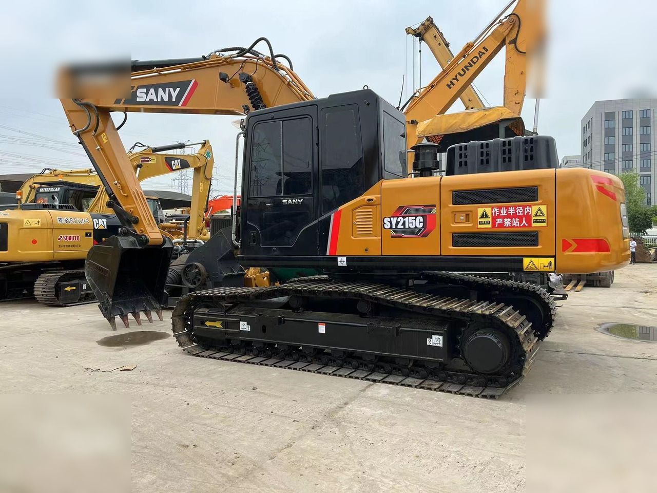 2023 Sany SY215C crawler excavator, side view 2023 Sany SY215C crawler excavator, side view