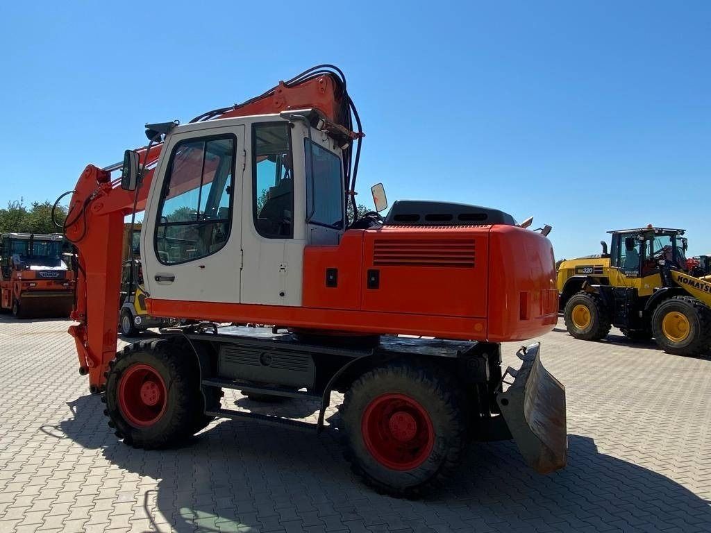 2004 Liebherr A900C wheel excavator, side profile view 2004 Liebherr A900C wheel excavator, side profile view