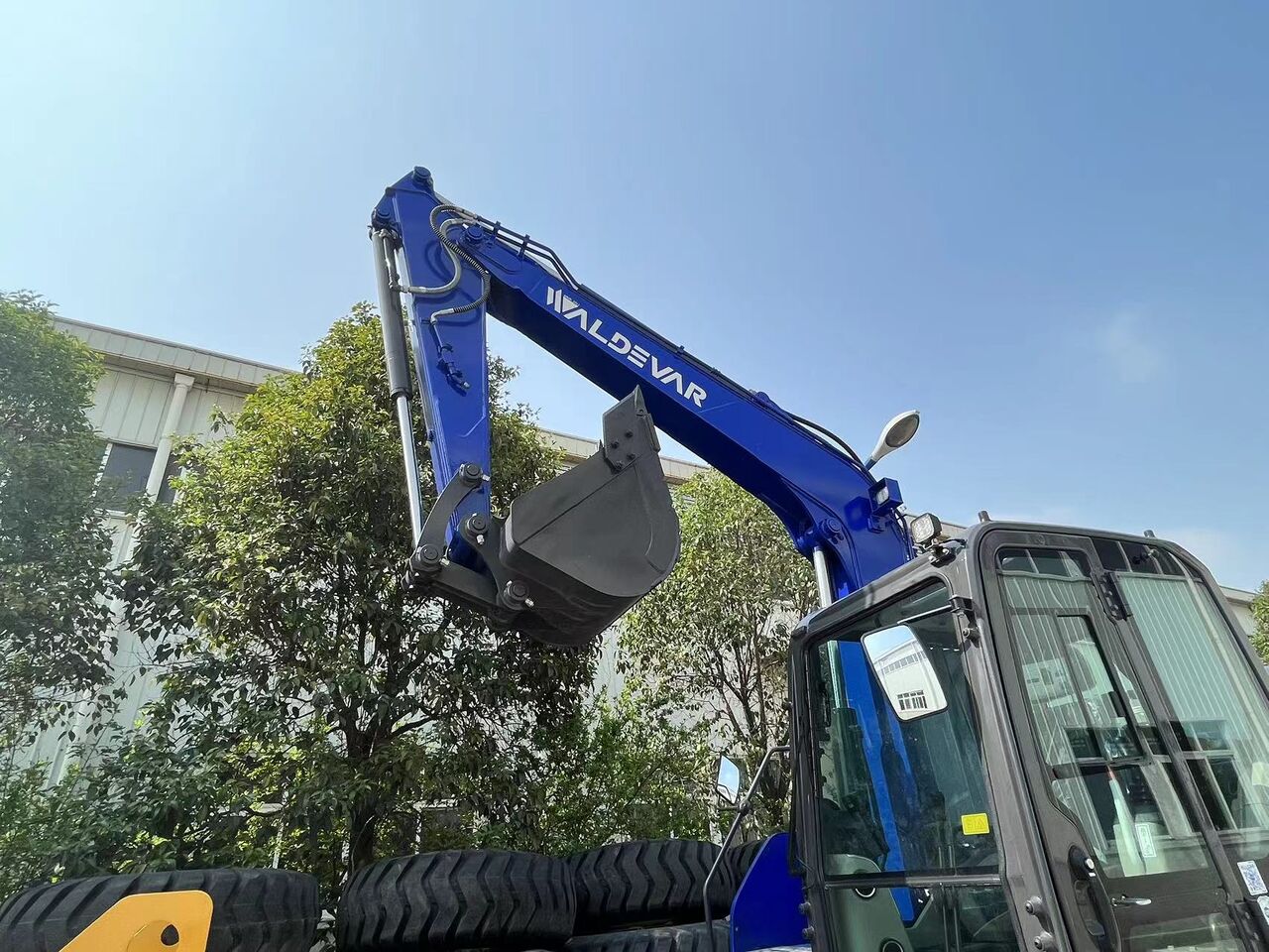 2026 XCMG XE75GA mini excavator boom and bucket view