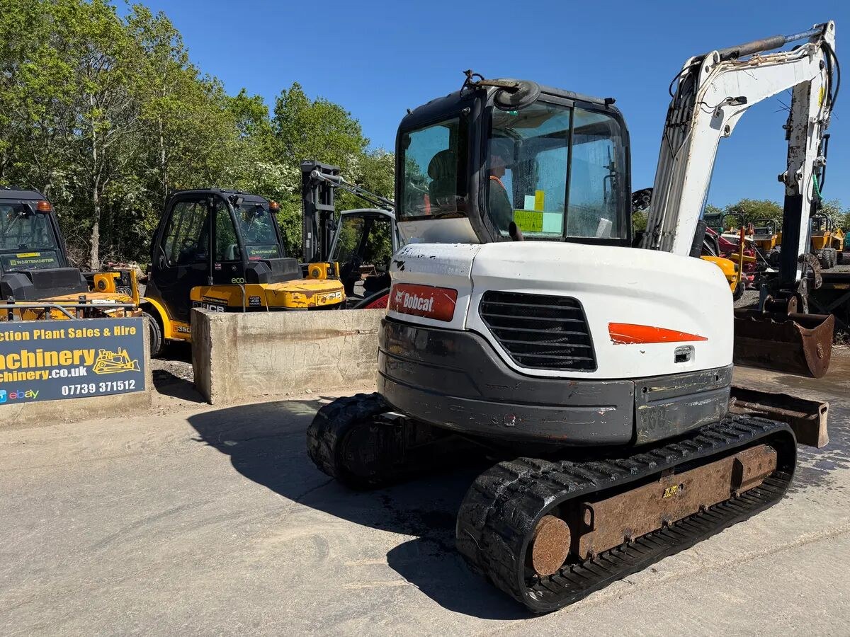 2010 Bobcat E60 crawler excavator, rear three-quarter view 2010 Bobcat E60 crawler excavator, rear three-quarter view