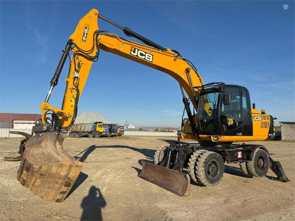 2016 JCB JS175W wheel excavator, side profile view 2016 JCB JS175W wheel excavator, side profile view