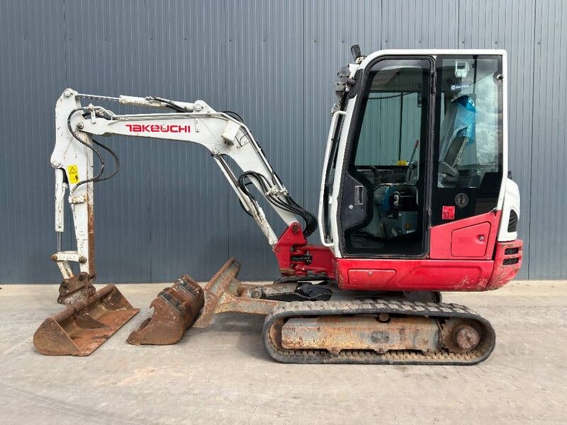 2017 Takeuchi TB230 mini excavator, side profile view 2017 Takeuchi TB230 mini excavator, side profile view