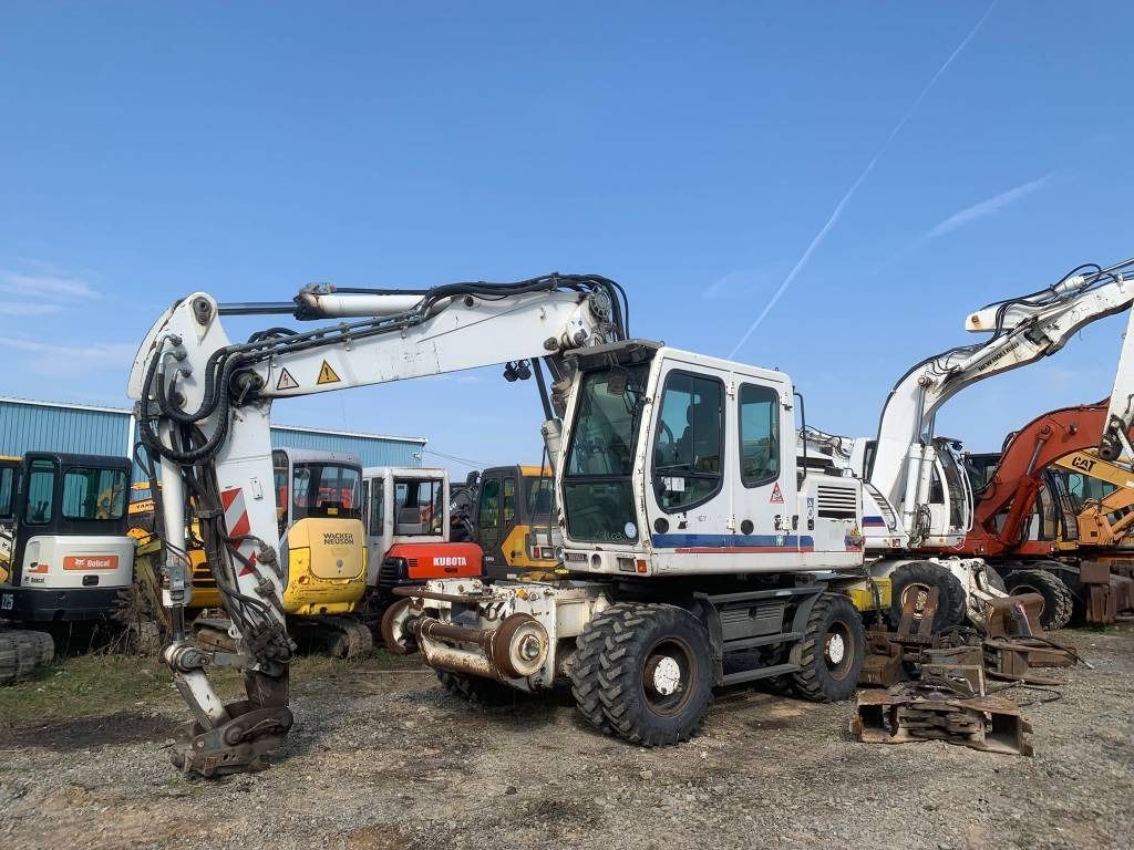 2010 Liebherr A900C ZW wheel excavator, side view