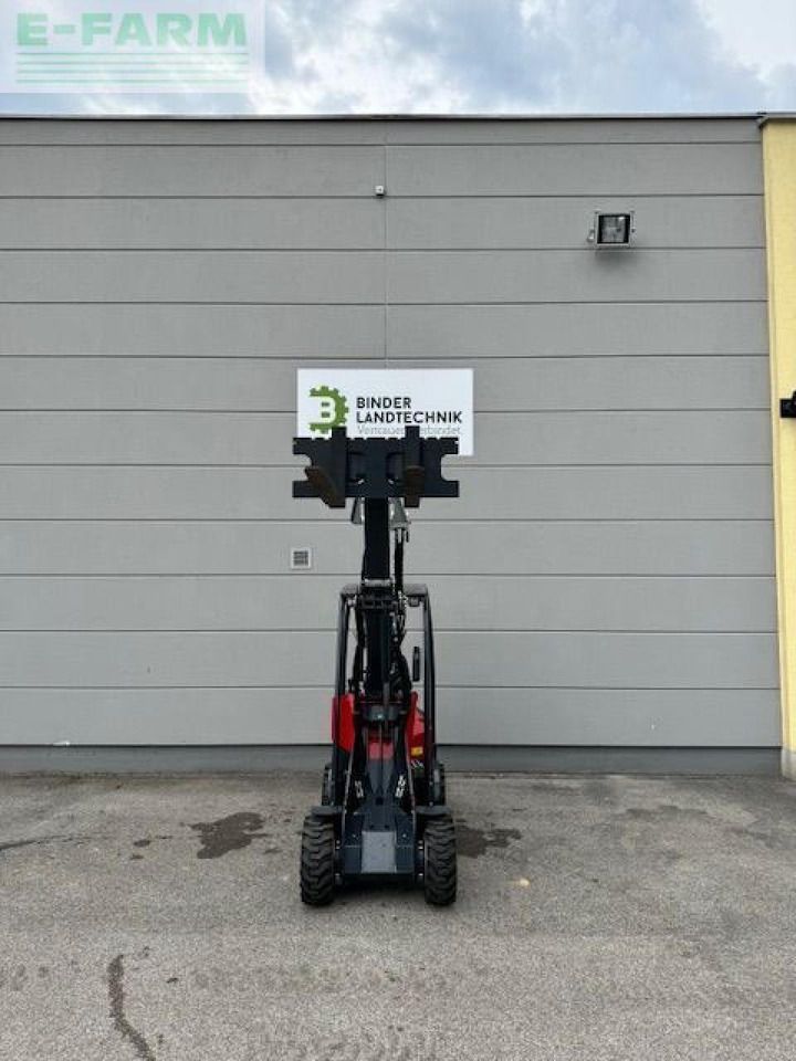 2023 Oehler A6026 mini excavator, front view with forks 2023 Oehler A6026 mini excavator, front view with forks