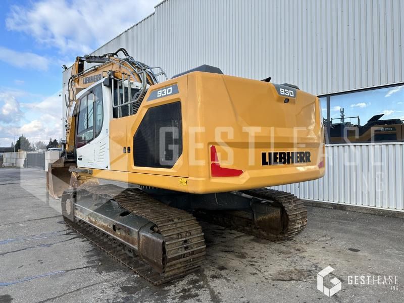 2020 Liebherr R930 LC G8 crawler excavator, rear three-quarter view 2020 Liebherr R930 LC G8 crawler excavator, rear three-quarter view
