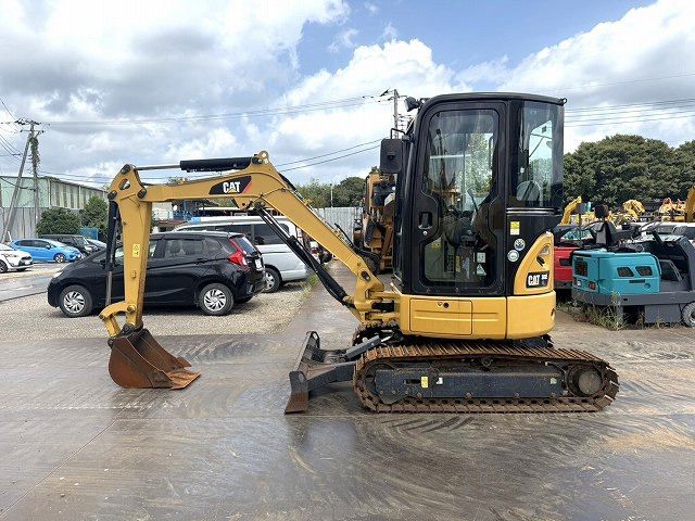 2014 Caterpillar 303E mini excavator, side view 2014 Caterpillar 303E mini excavator, side view