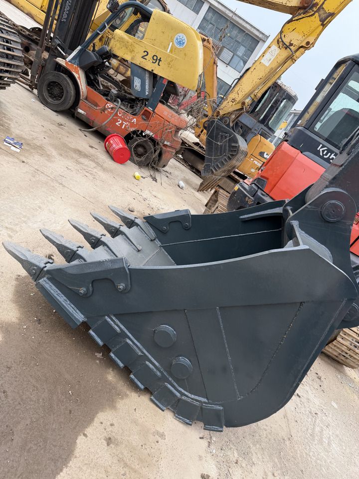 2024 Hyundai R330LC-9S crawler excavator bucket detail