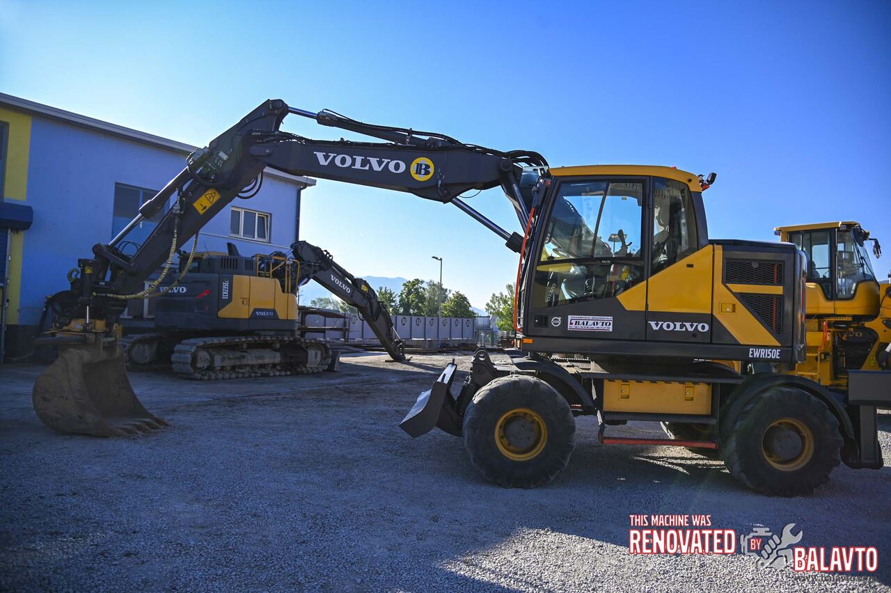 2019 Volvo EWR150E wheel excavator side view 2019 Volvo EWR150E wheel excavator side view