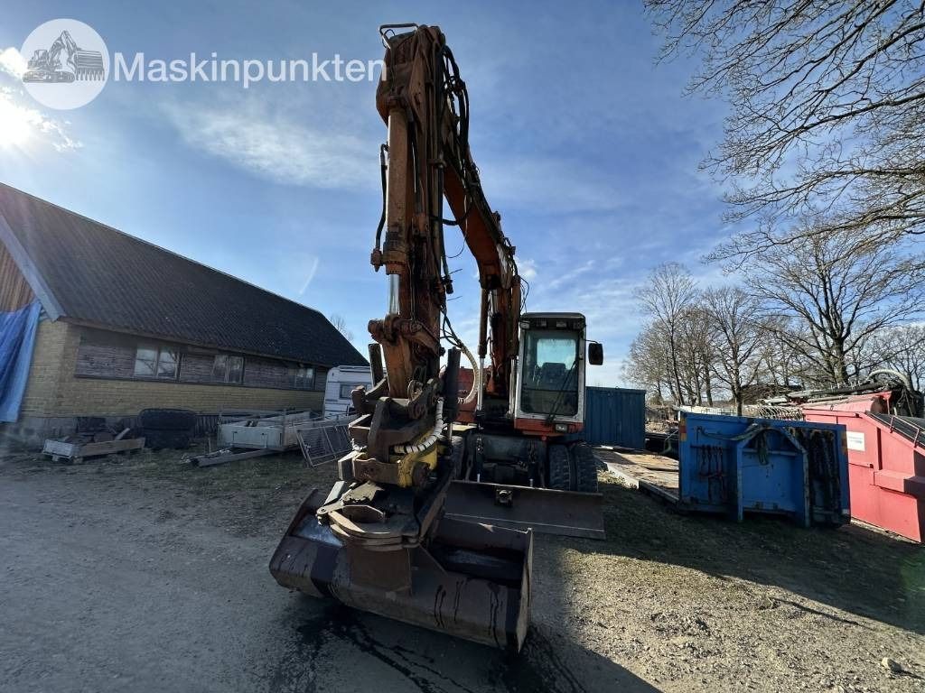 2001 Atlas 1404 wheel excavator, front view 2001 Atlas 1404 wheel excavator, front view