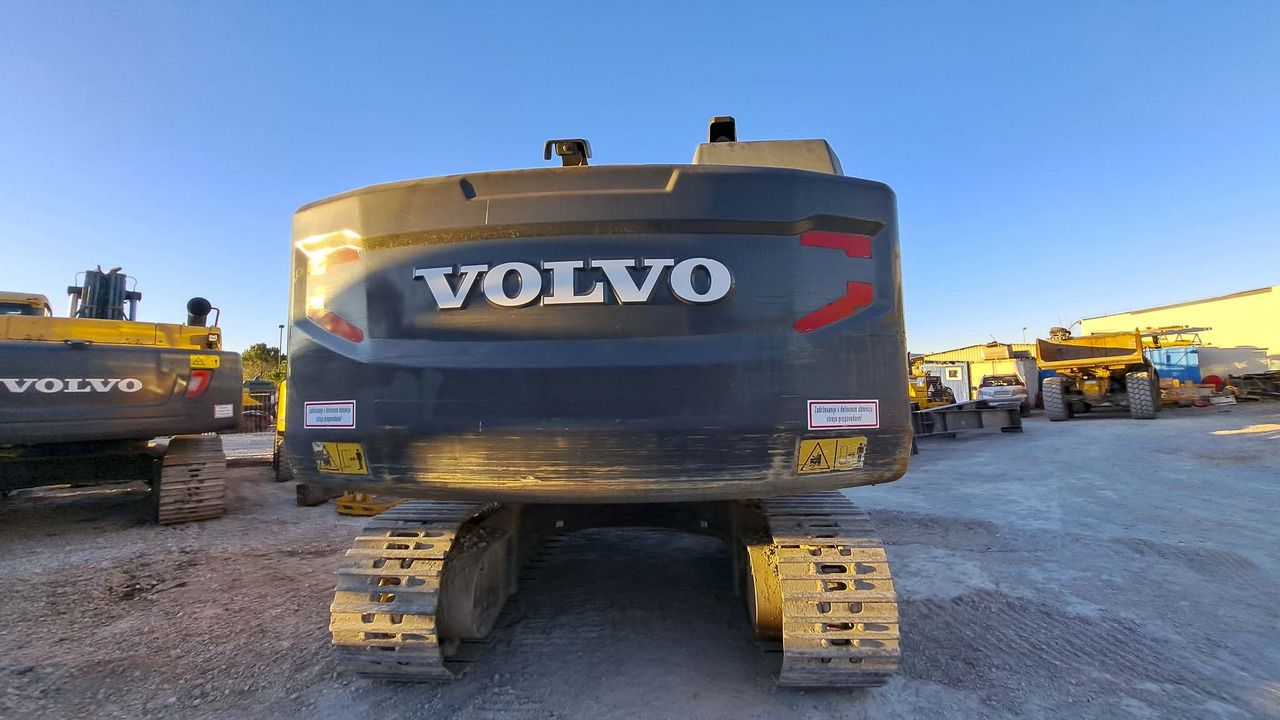 2015 Volvo EC220E crawler excavator rear view 2015 Volvo EC220E crawler excavator rear view