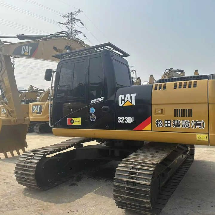 2020 Caterpillar 323DL crawler excavator side view 2020 Caterpillar 323DL crawler excavator side view
