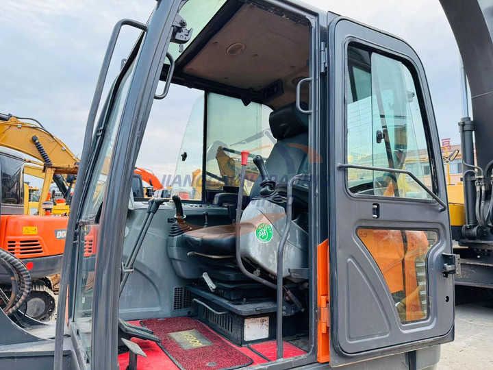 2022 Doosan DH60-7 crawler excavator cab interior view 2022 Doosan DH60-7 crawler excavator cab interior view