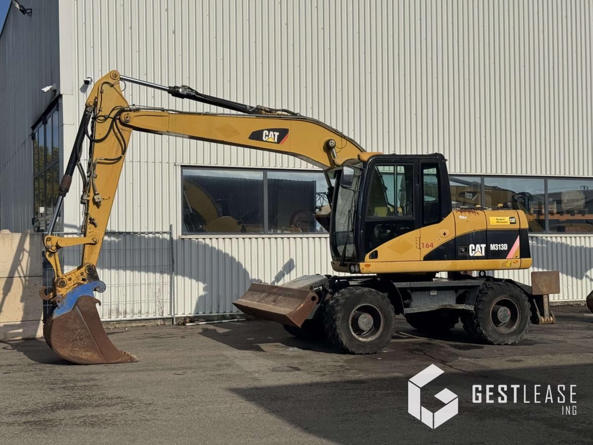 2008 Caterpillar M313D wheel excavator, side view 2008 Caterpillar M313D wheel excavator, side view