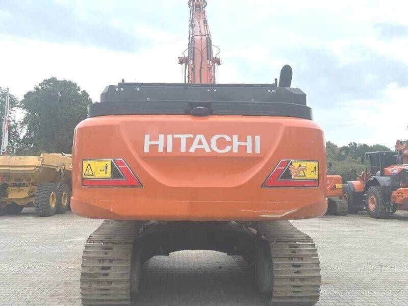 2023 Hitachi ZX350LCN-7 crawler excavator rear view 2023 Hitachi ZX350LCN-7 crawler excavator rear view