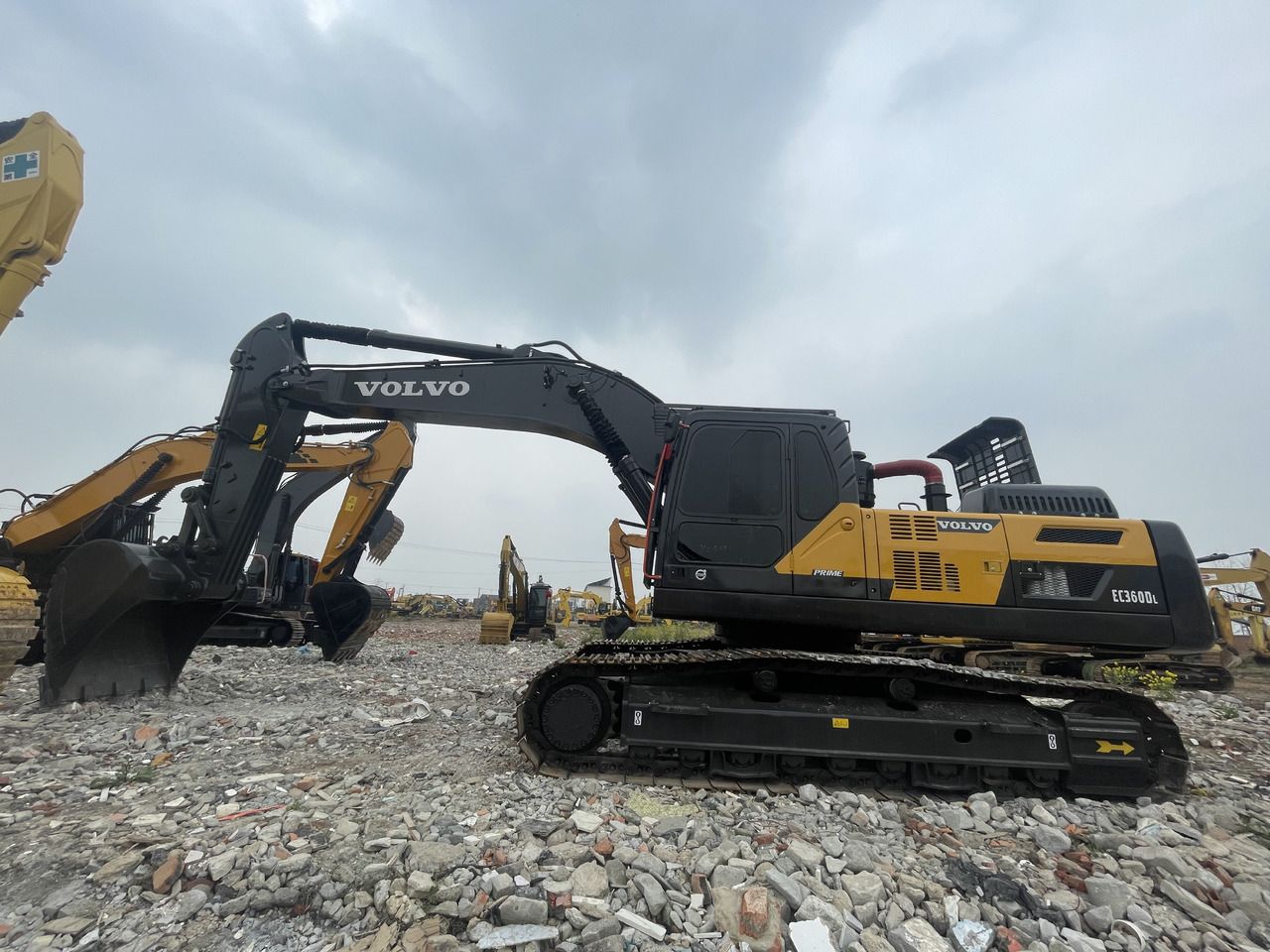 2024 Volvo EC360DL crawler excavator, side view 2024 Volvo EC360DL crawler excavator, side view