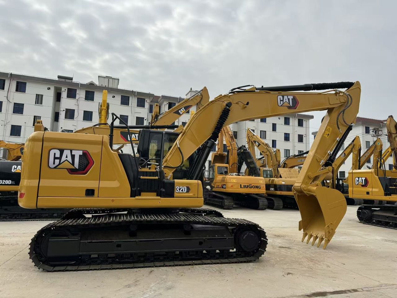 2024 Caterpillar 320 crawler excavator, side view 2024 Caterpillar 320 crawler excavator, side view
