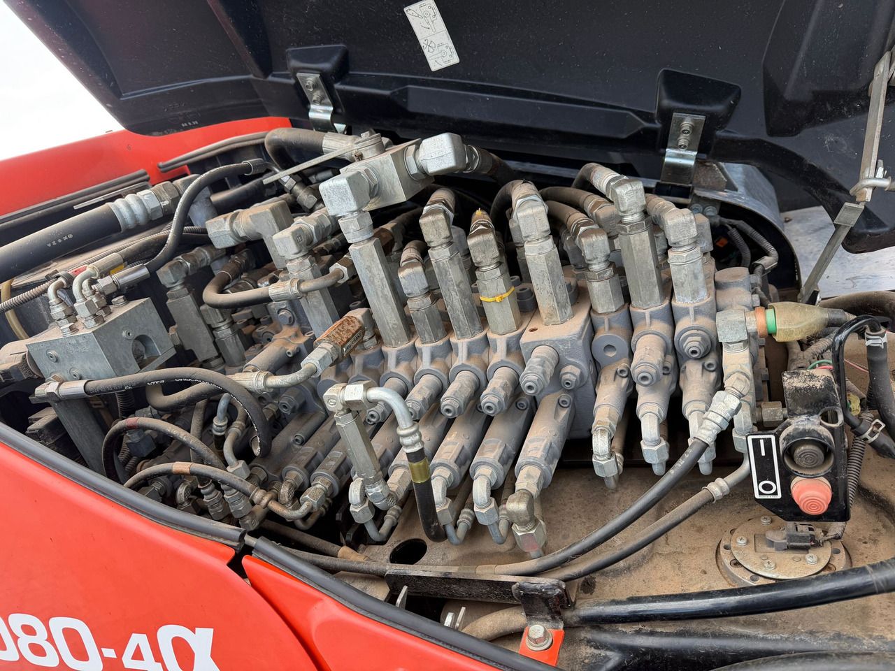 2019 Kubota KX080-4 mini excavator hydraulic control valve view 2019 Kubota KX080-4 mini excavator hydraulic control valve view