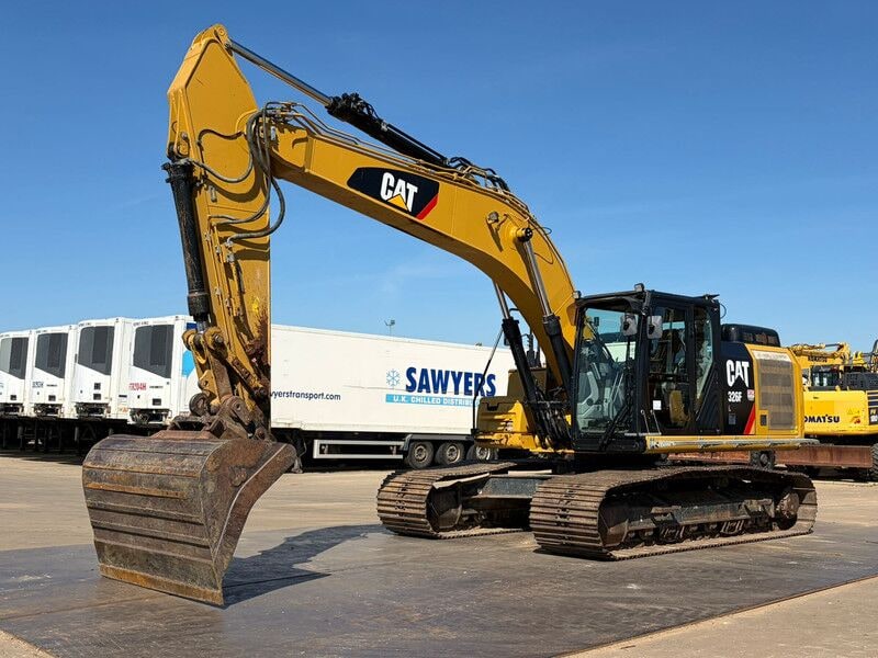 2019 Caterpillar 326FL crawler excavator, side profile view 2019 Caterpillar 326FL crawler excavator, side profile view