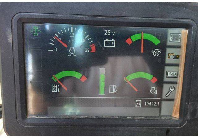 2019 Caterpillar 6015B crawler excavator digital instrument cluster display