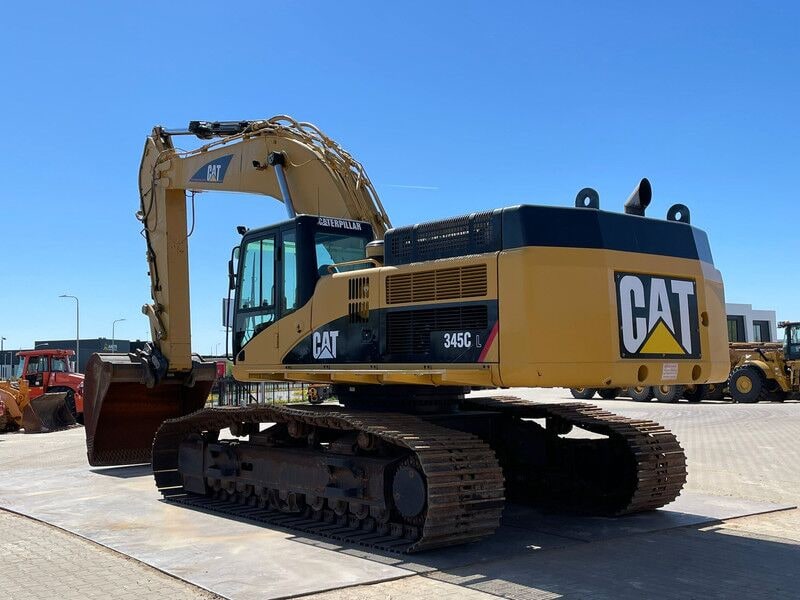 2008 Caterpillar 345C L crawler excavator, rear three-quarter view 2008 Caterpillar 345C L crawler excavator, rear three-quarter view