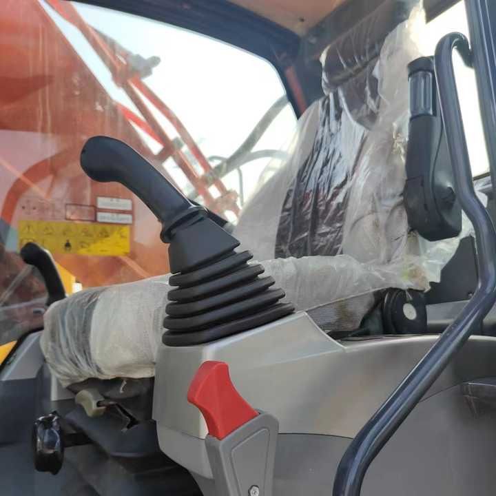 2020 Doosan DX300LC crawler excavator interior cab view 2020 Doosan DX300LC crawler excavator interior cab view