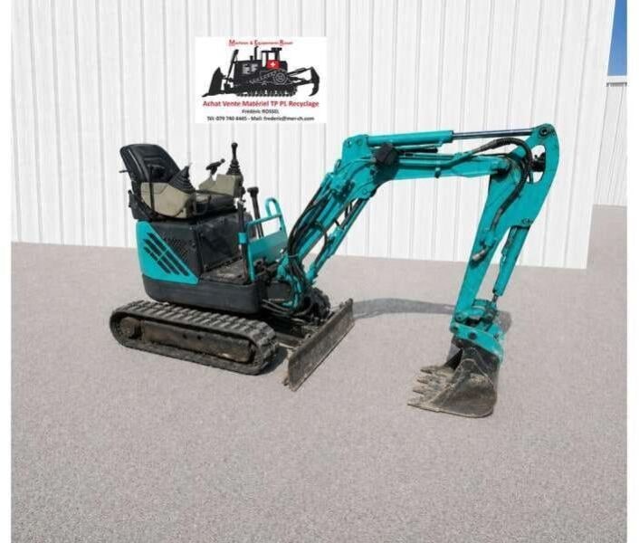 2003 Kobelco SK 09 SR mini excavator, side view 2003 Kobelco SK 09 SR mini excavator, side view