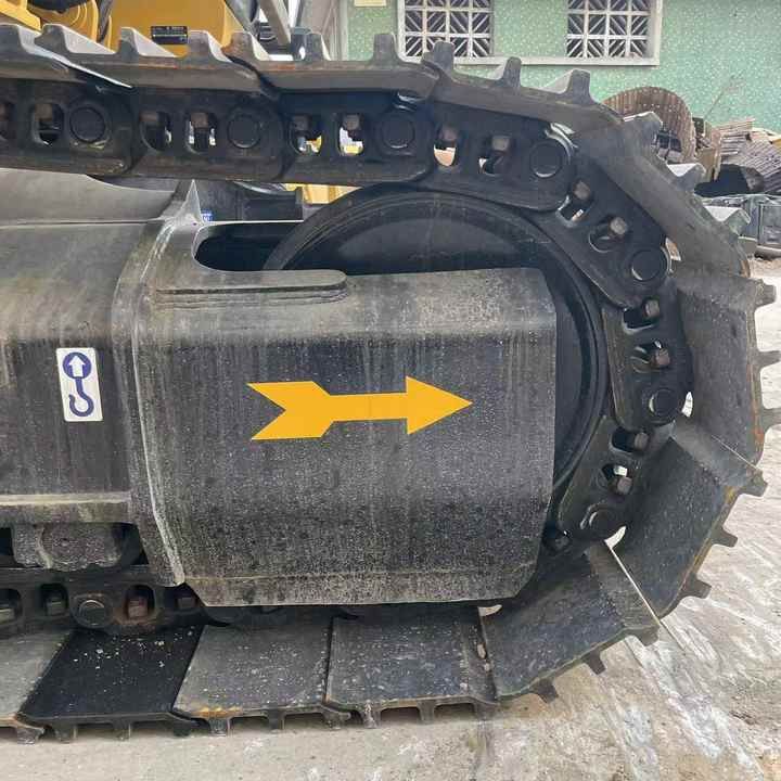 2022 Caterpillar 329D crawler excavator track assembly detail 2022 Caterpillar 329D crawler excavator track assembly detail