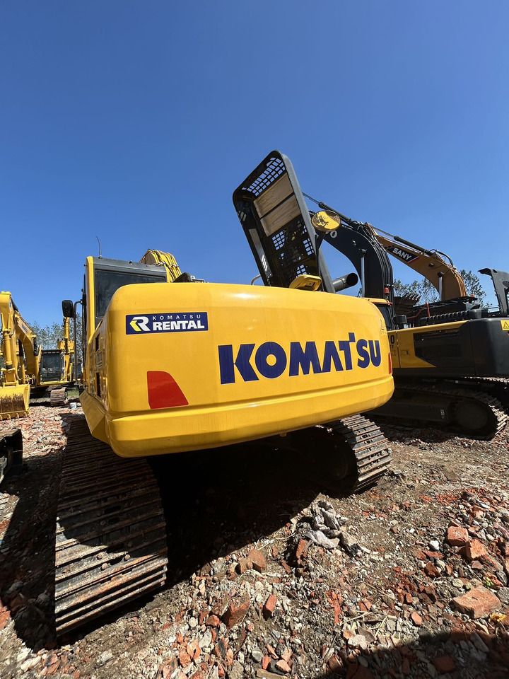 2023 Komatsu PC240-8 crawler excavator rear view 2023 Komatsu PC240-8 crawler excavator rear view