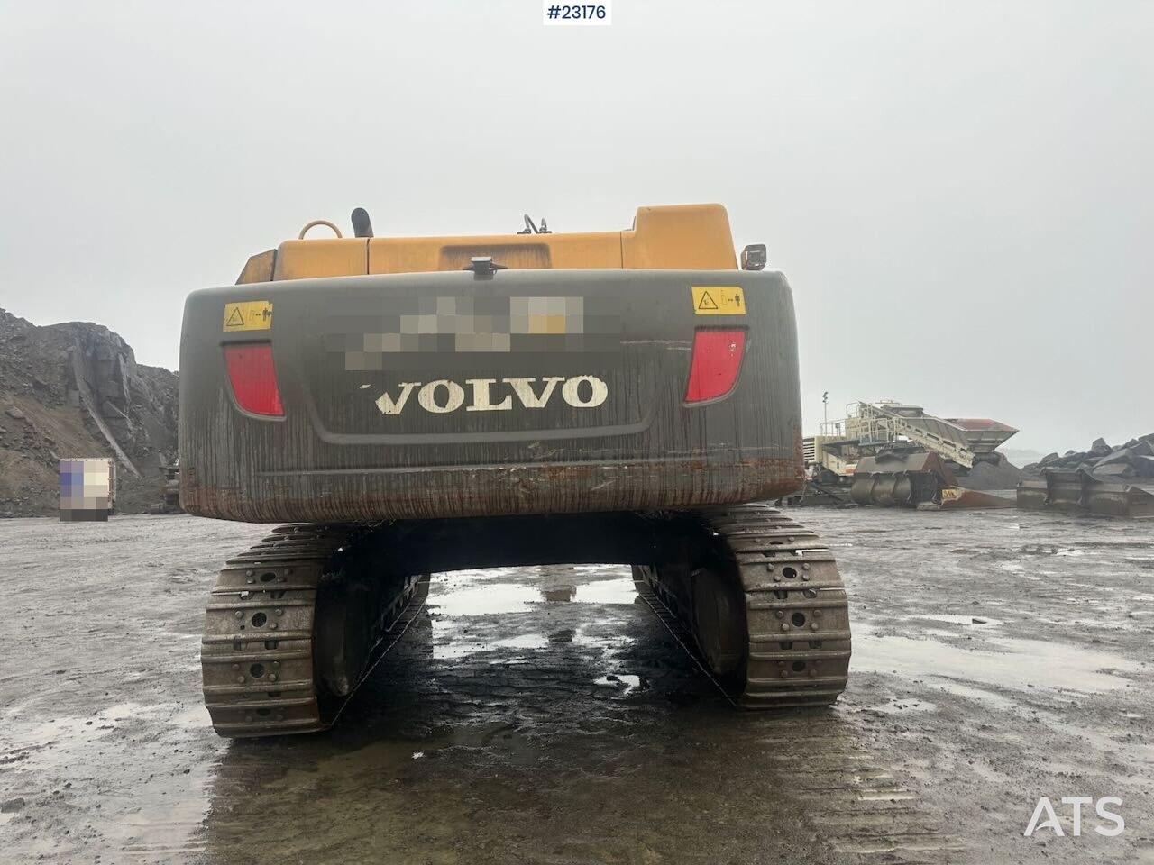 2012 Volvo EC700CL crawler excavator rear view 2012 Volvo EC700CL crawler excavator rear view