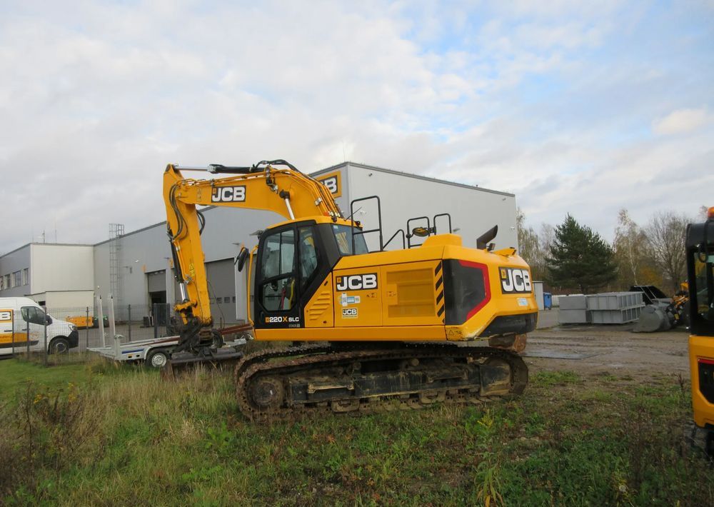 2023 JCB JS220X SLC crawler excavator, side profile view 2023 JCB JS220X SLC crawler excavator, side profile view