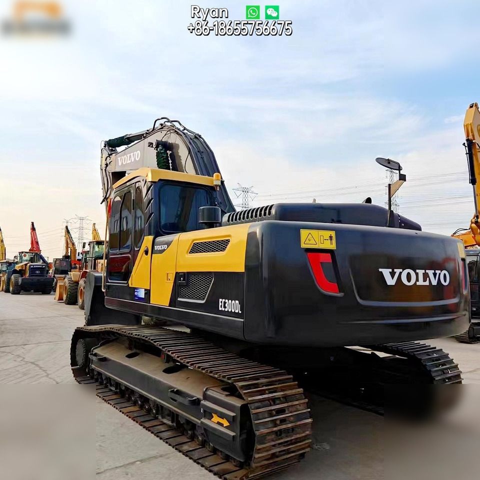 2021 Volvo EC300DL crawler excavator, rear three-quarter view 2021 Volvo EC300DL crawler excavator, rear three-quarter view