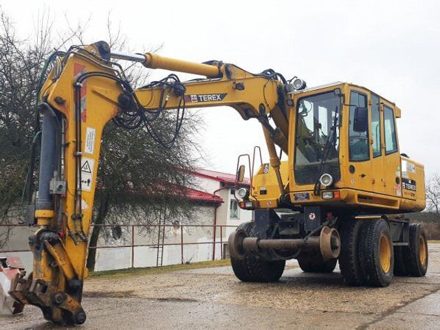 2008 Terex 1404 ZW wheel excavator, side view 2008 Terex 1404 ZW wheel excavator, side view