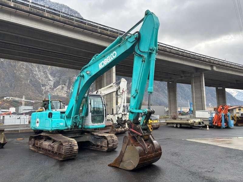 2000 Kobelco SK210NLC-6 crawler excavator, side view