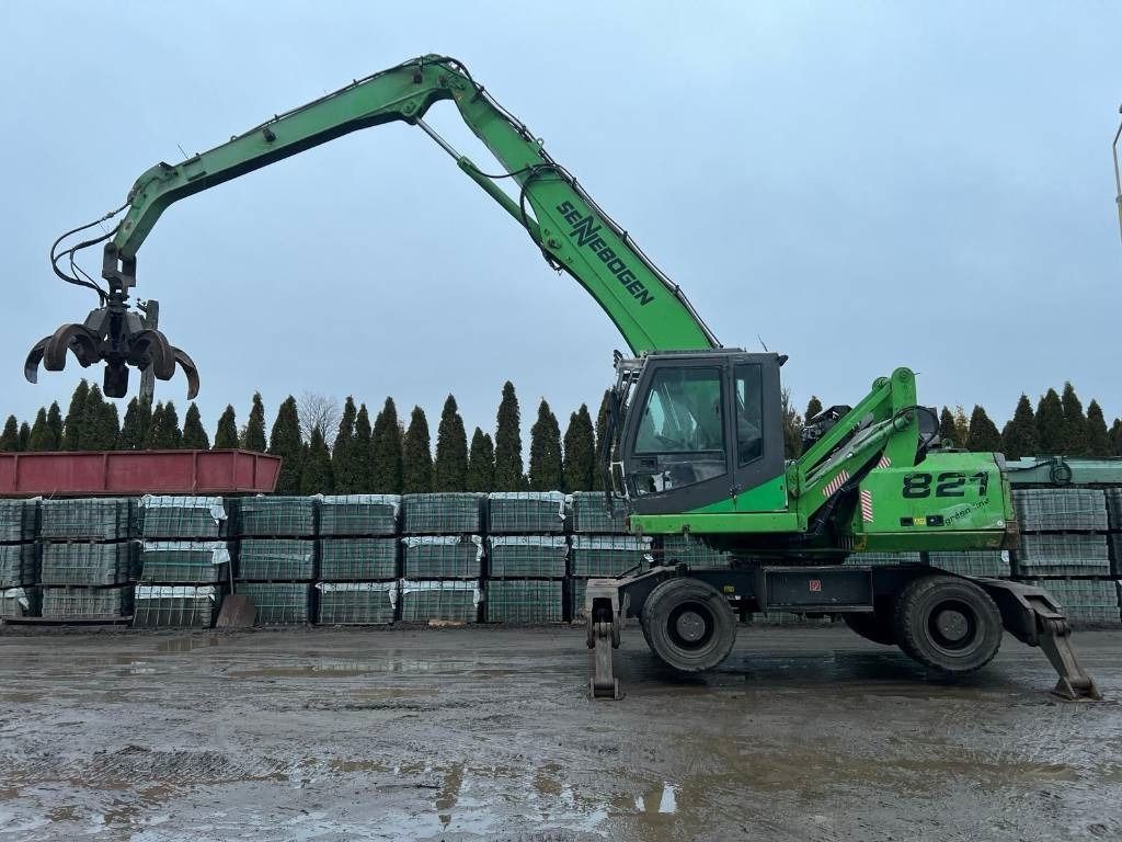 2010 Sennebogen 821 material handler, side view 2010 Sennebogen 821 material handler, side view