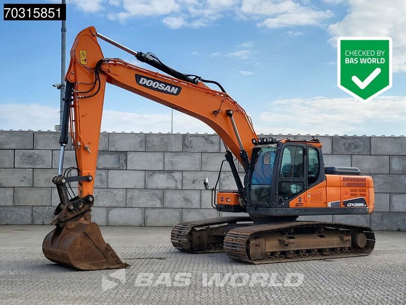 2020 Doosan DX225LC-5 crawler excavator, side profile view 2020 Doosan DX225LC-5 crawler excavator, side profile view
