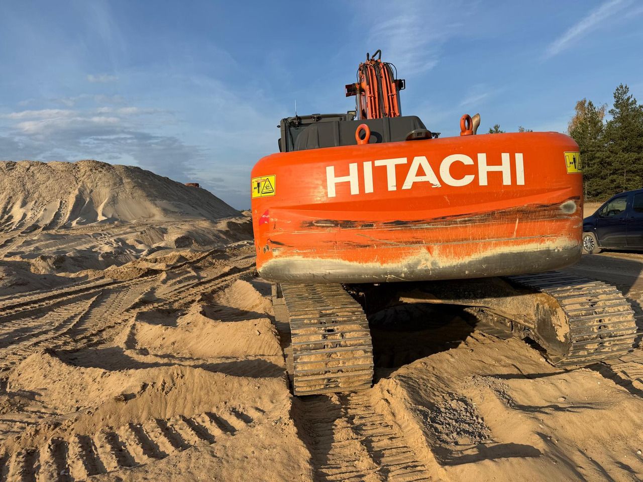 2008 Hitachi ZX250LC-3 crawler excavator rear view 2008 Hitachi ZX250LC-3 crawler excavator rear view